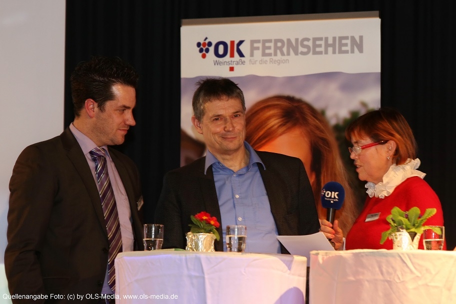 Kristina Mund befragt Peter Behrens von der LMK